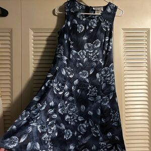 Elegant Floral Midi Dress in Navy